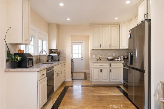 420 W California Boulevard, Glendale, CA 91203