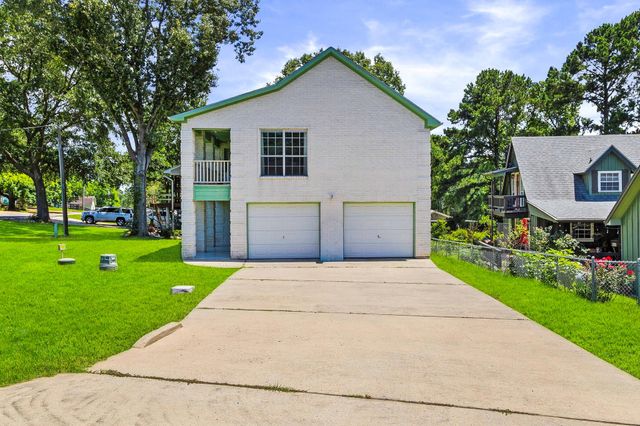 239 Skyline Dr, Coldspring, TX 77331