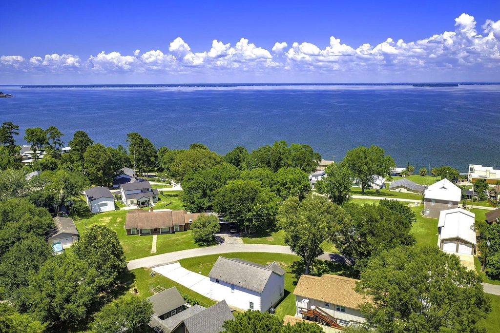 239 Skyline Dr, Coldspring, TX 77331