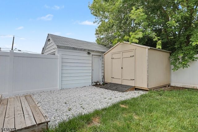 1312 Dewitt Ter, Linden City, NJ 07036