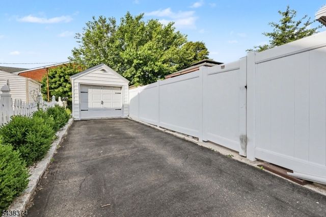 1312 Dewitt Ter, Linden City, NJ 07036