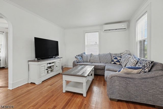 1312 Dewitt Ter, Linden City, NJ 07036