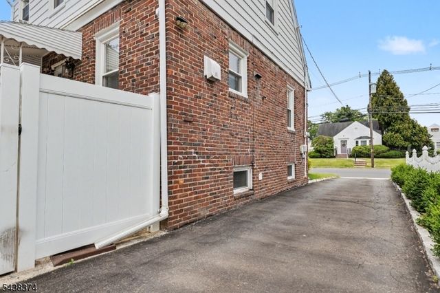 1312 Dewitt Ter, Linden City, NJ 07036