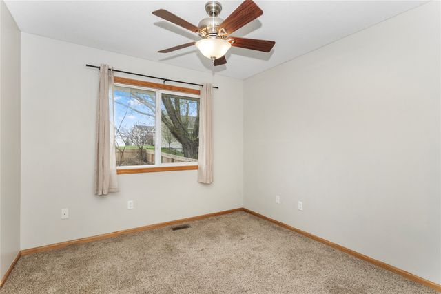 1526 94th Street, West Des Moines, IA 50266