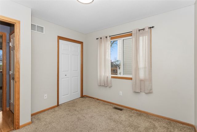 1526 94th Street, West Des Moines, IA 50266