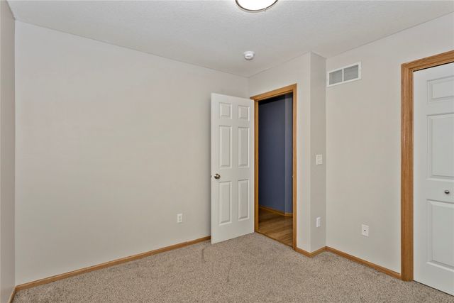 1526 94th Street, West Des Moines, IA 50266