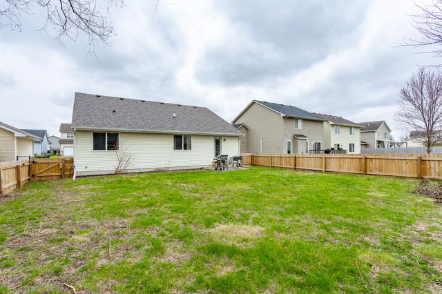 1526 94th Street, West Des Moines, IA 50266