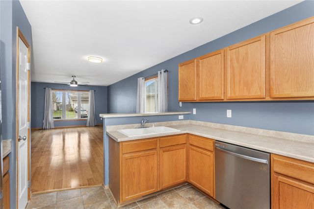 1526 94th Street, West Des Moines, IA 50266