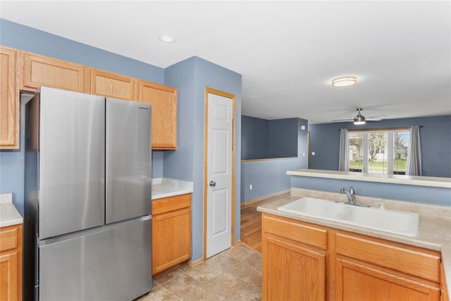 1526 94th Street, West Des Moines, IA 50266