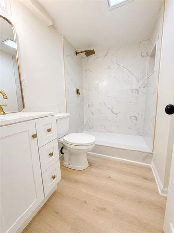 1001 W 93rd Street, Kansas City, MO 64114