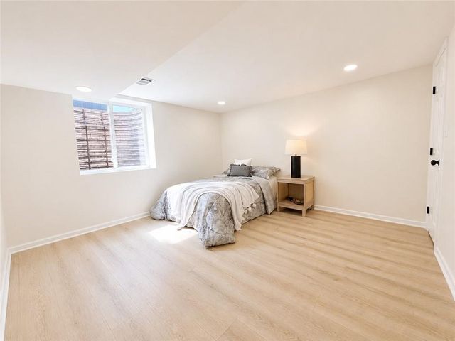 1001 W 93rd Street, Kansas City, MO 64114