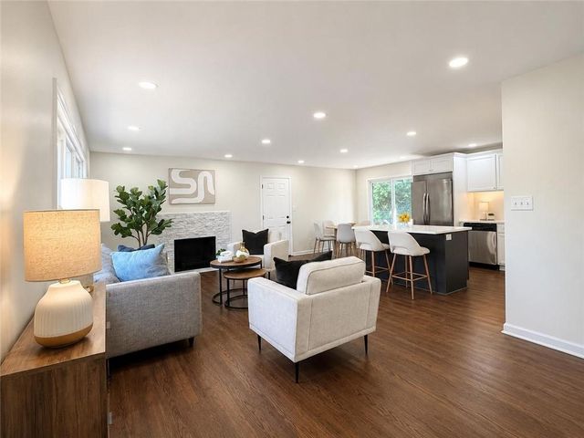 1001 W 93rd Street, Kansas City, MO 64114