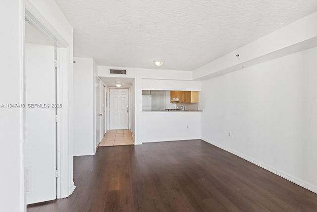 102 SW 6th Ave 605, Miami, FL 33130