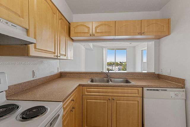 102 SW 6th Ave 605, Miami, FL 33130