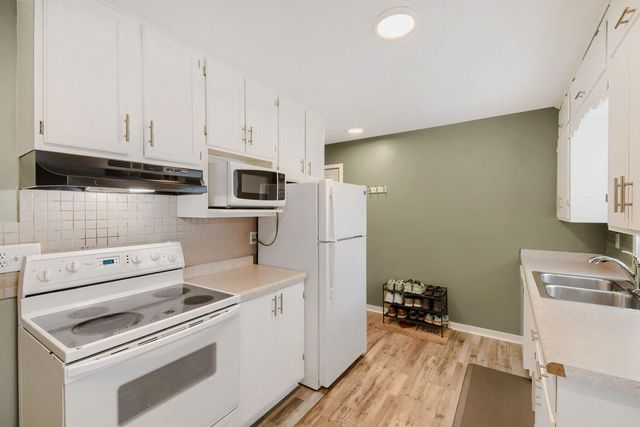 7558 5th Street NE, Fridley, MN 55432