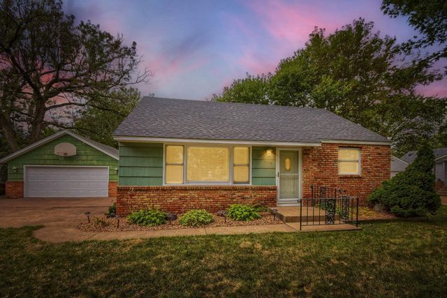 7558 5th Street NE, Fridley, MN 55432