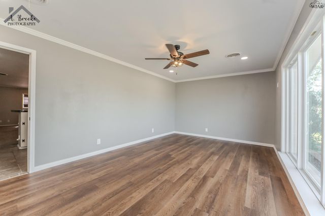 500 W SUMMIT AVENUE, Electra, TX 76360