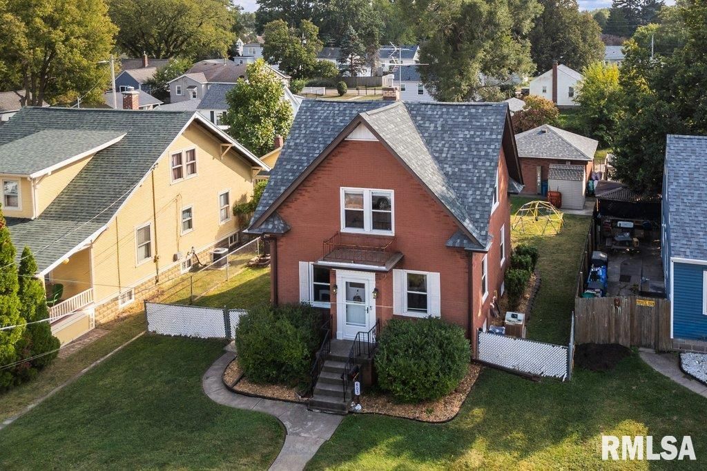 405 W 30TH Street, Davenport, IA 52803