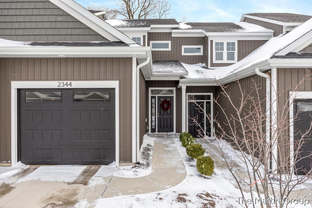 2344 Watertown Way, Grand Rapids, MI 49505