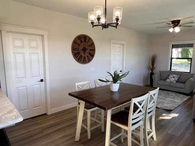 104 6th Avenue E, Ellendale, MN 56026