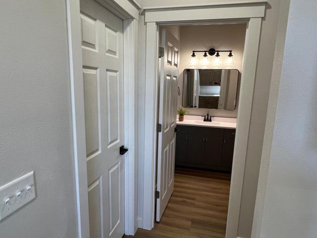 104 6th Avenue E, Ellendale, MN 56026