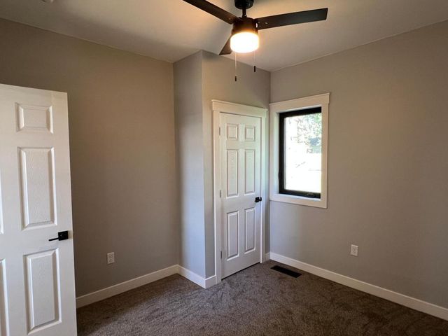 104 6th Avenue E, Ellendale, MN 56026