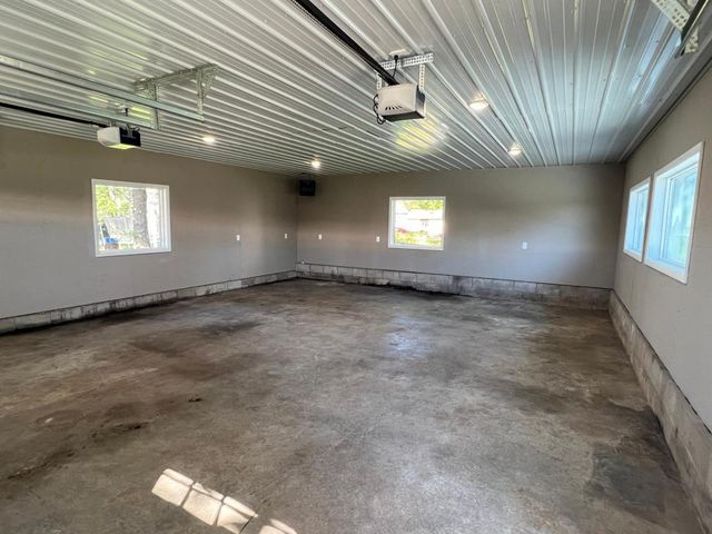 104 6th Avenue E, Ellendale, MN 56026