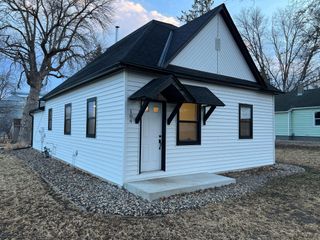 104 6th Avenue E, Ellendale, MN 56026