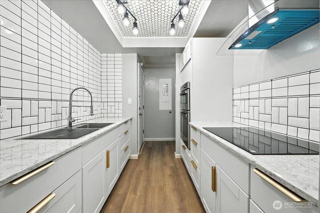 18910 NW 8th Avenue NW #121, Shoreline, WA 98177