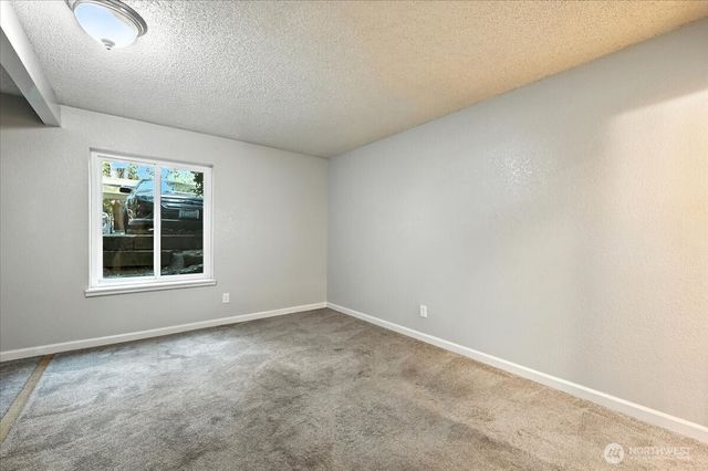 18910 NW 8th Avenue NW #121, Shoreline, WA 98177