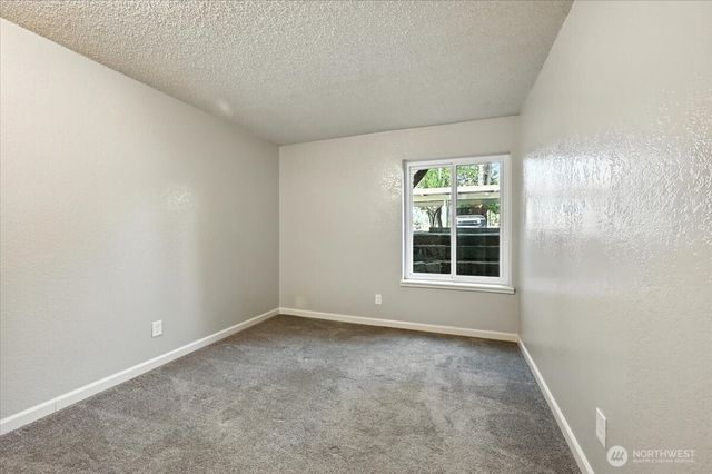 18910 NW 8th Avenue NW #121, Shoreline, WA 98177