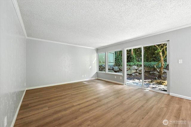 18910 NW 8th Avenue NW #121, Shoreline, WA 98177