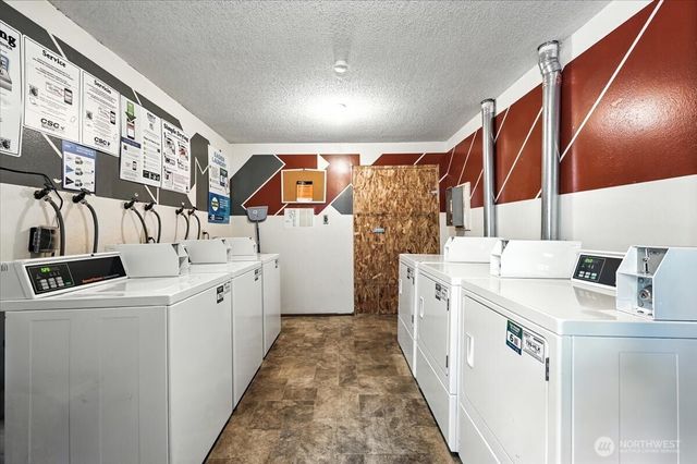 18910 NW 8th Avenue NW #121, Shoreline, WA 98177