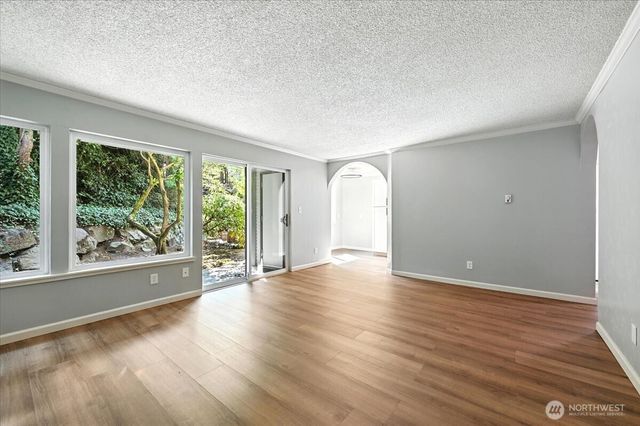 18910 NW 8th Avenue NW #121, Shoreline, WA 98177