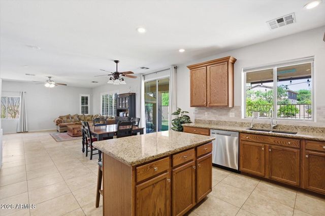 2128 W GAMBIT Trail, Phoenix, AZ 85085