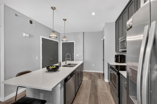 5609 Smu Boulevard 512, Dallas, TX 75206