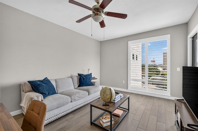 5609 Smu Boulevard 512, Dallas, TX 75206