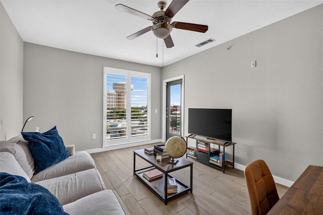 5609 Smu Boulevard 512, Dallas, TX 75206