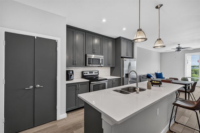 5609 Smu Boulevard 512, Dallas, TX 75206