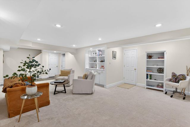 4519 PICKETT RD, Fairfax, VA 22032