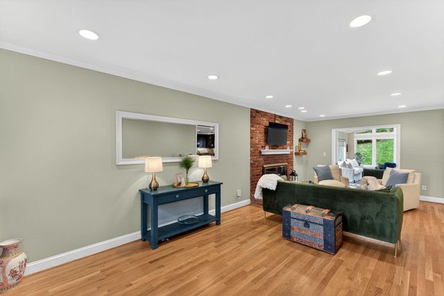 4519 PICKETT RD, Fairfax, VA 22032