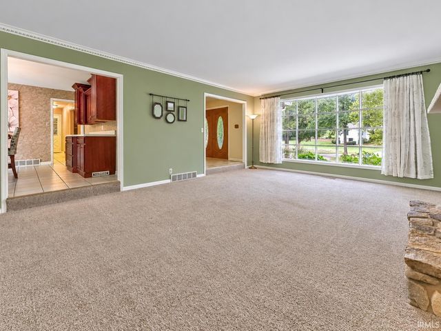 6322 Pfafflin Lake Boulevard, Newburgh, IN 47630