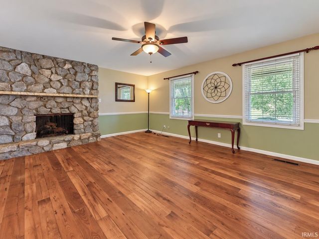 6322 Pfafflin Lake Boulevard, Newburgh, IN 47630