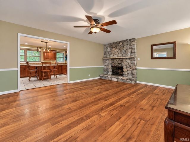 6322 Pfafflin Lake Boulevard, Newburgh, IN 47630