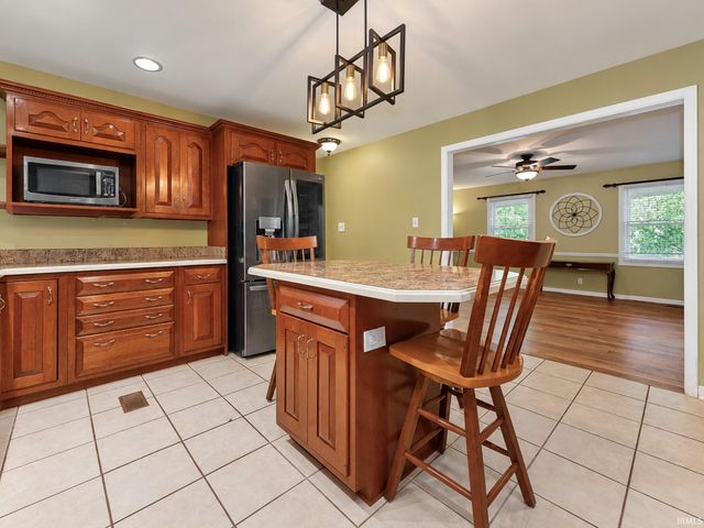 6322 Pfafflin Lake Boulevard, Newburgh, IN 47630