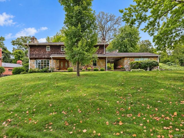 6322 Pfafflin Lake Boulevard, Newburgh, IN 47630