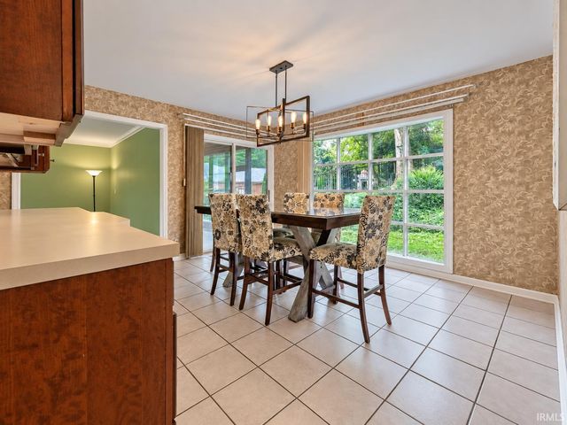 6322 Pfafflin Lake Boulevard, Newburgh, IN 47630