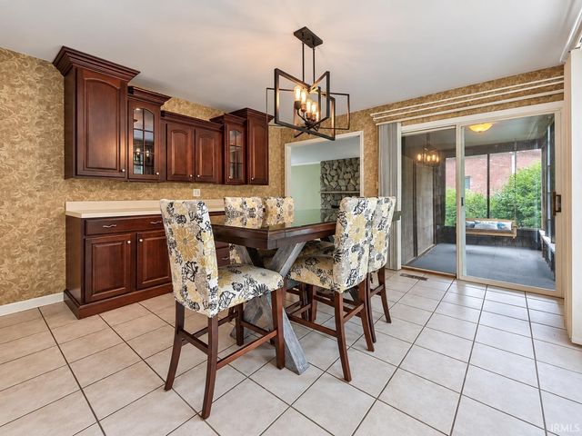 6322 Pfafflin Lake Boulevard, Newburgh, IN 47630