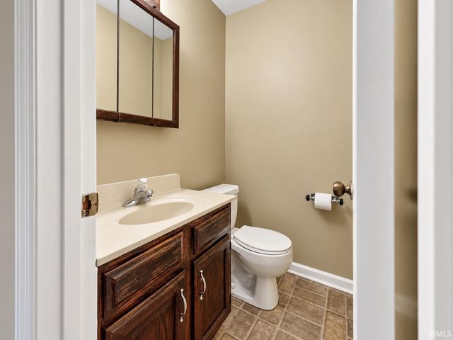 6322 Pfafflin Lake Boulevard, Newburgh, IN 47630