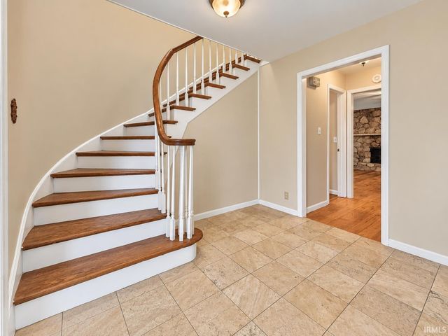 6322 Pfafflin Lake Boulevard, Newburgh, IN 47630